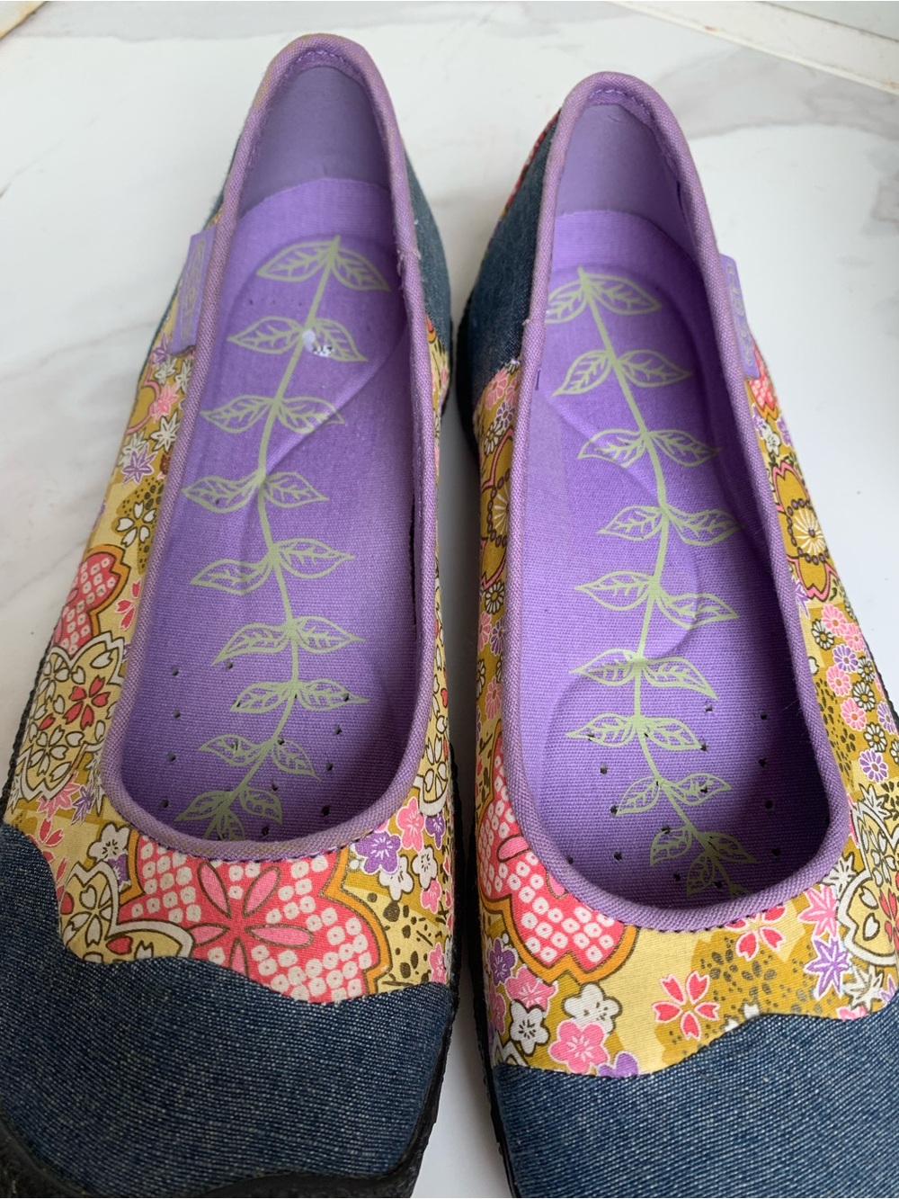 Keene Harvest Women’s Floral Denim Slip-On Flats - Picture 7 of 8